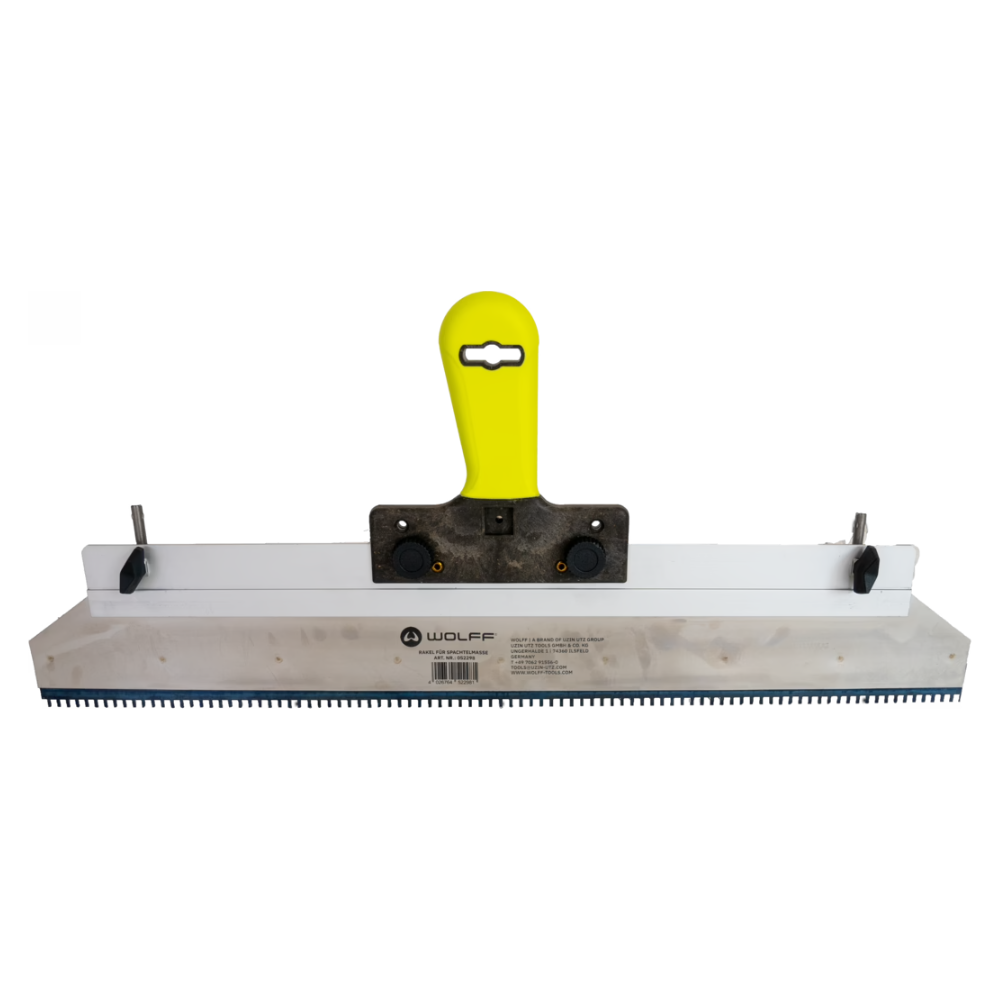 Wolff smoothing compound rake for applying levelling and smoothing compounds